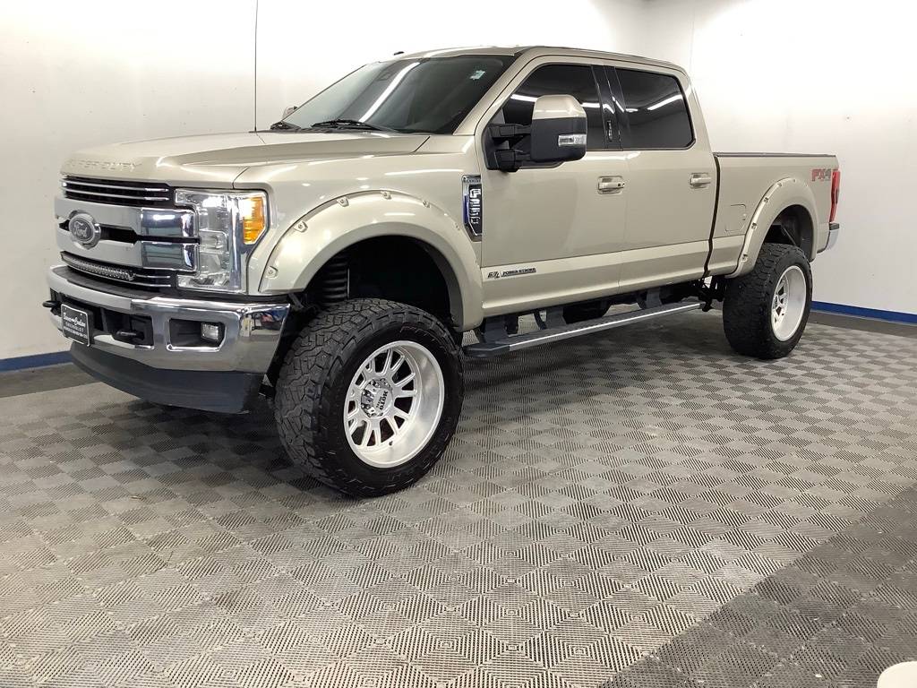 2017 Ford Super Duty F-250 Lariat — Pickup Truck — 83,690 mi — Higginsville, MO