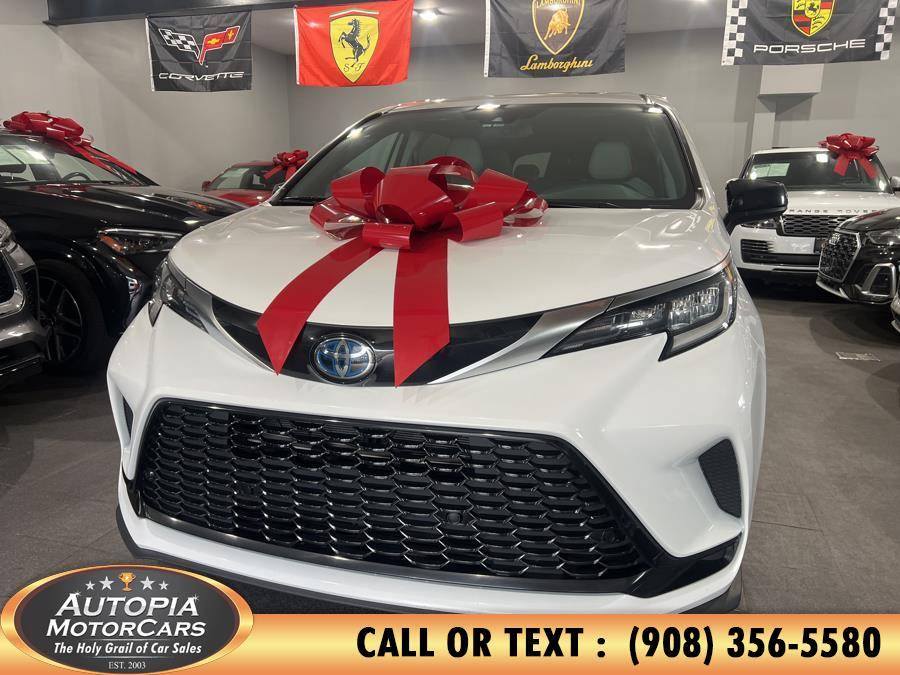 2022 Toyota Sienna LE — Minivan — 54,883 mi — Union, NJ