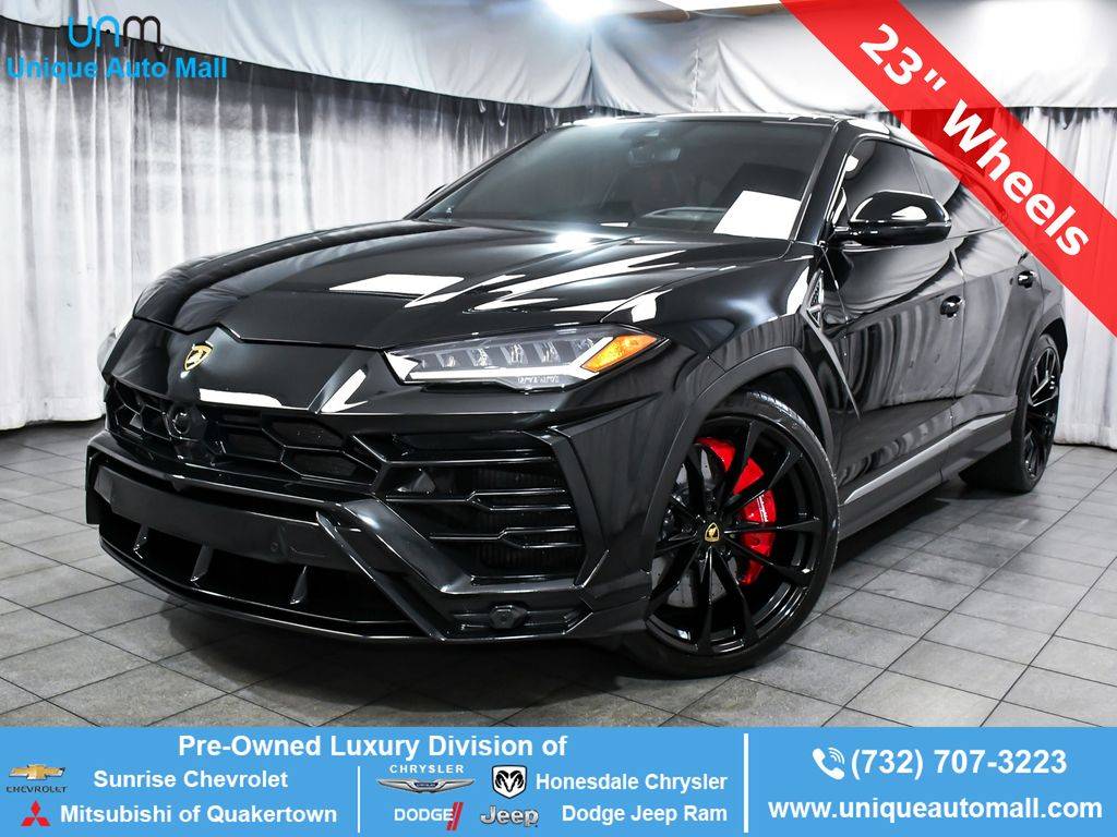 2022 Lamborghini Urus Pearl Capsule