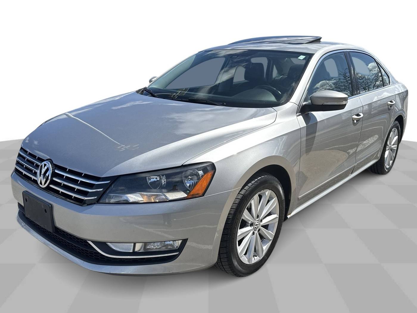 2013 Volkswagen Passat SEL Premium — Sedan — 98,224 mi — Perrysburg, OH