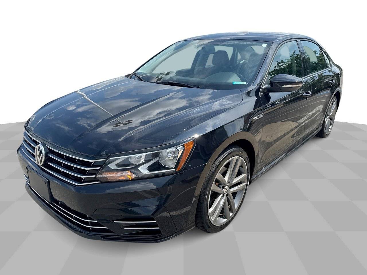 2018 Volkswagen Passat R-Line — Sedan — 62,720 mi — Perrysburg, OH
