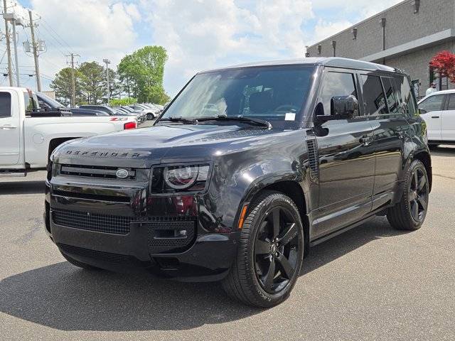 2023 Land Rover Defender V8