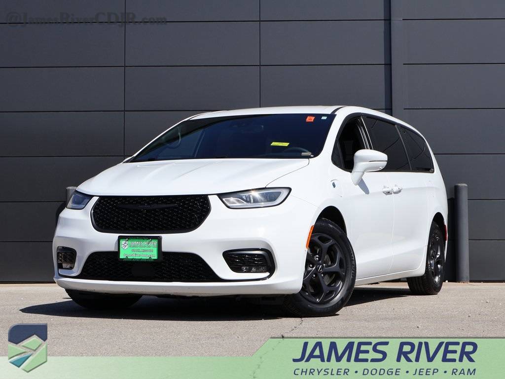 2022 Chrysler Pacifica Hybrid Touring L — Minivan — 64,094 mi — Ozark, MO