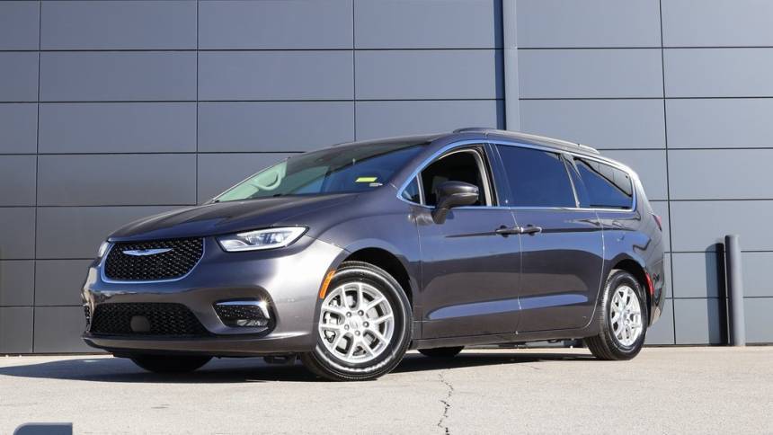 2022 Chrysler Pacifica Touring L — Minivan — 66,373 mi — ozark, MO