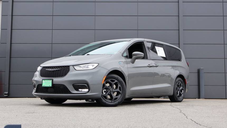 2022 Chrysler Pacifica Hybrid Touring L — Minivan — 78,541 mi — Ozark, MO
