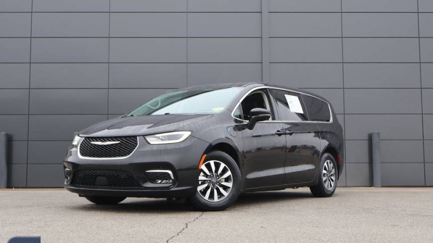 2022 Chrysler Pacifica Hybrid Touring L — Minivan — 63,799 mi — Ozark, MO
