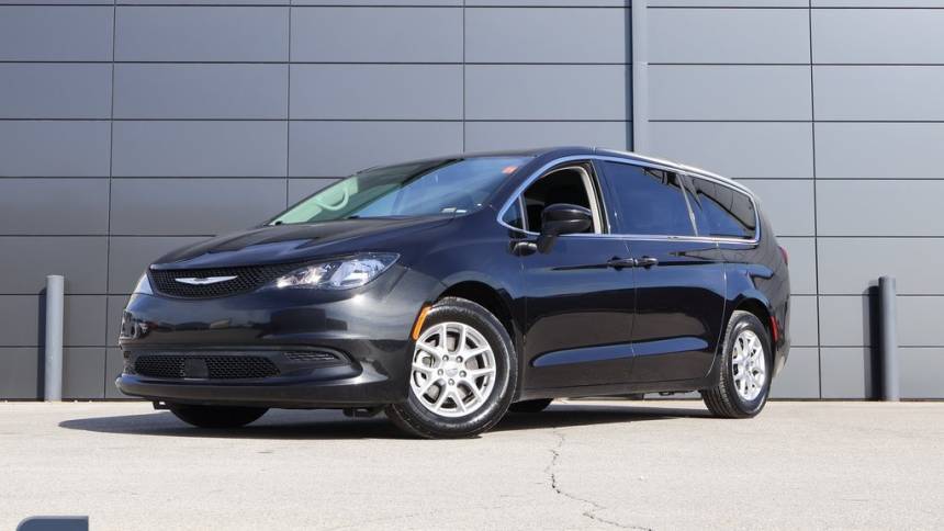 2022 Chrysler Voyager LX — Minivan — 68,168 mi — ozark, MO