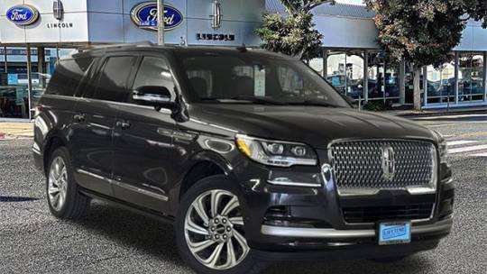 2023 Lincoln Navigator Reserve — SUV — 4,105 mi — Santa Monica, CA