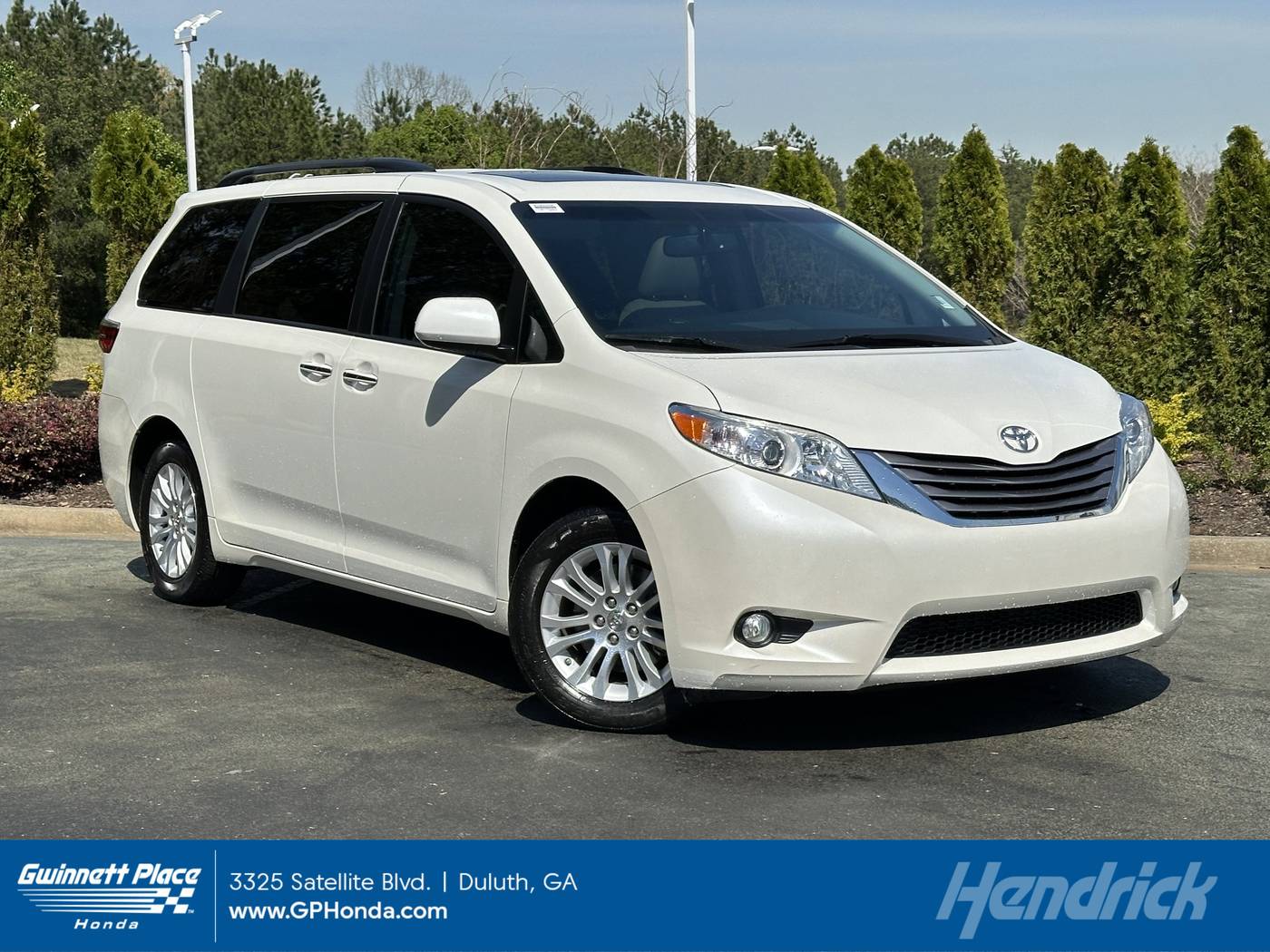 2017 Toyota Sienna XLE Premium — Minivan — 107,099 mi — Duluth, GA