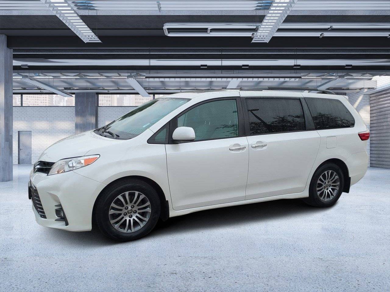 2020 Toyota Sienna XLE — Minivan — 67,017 mi — Longwood, FL