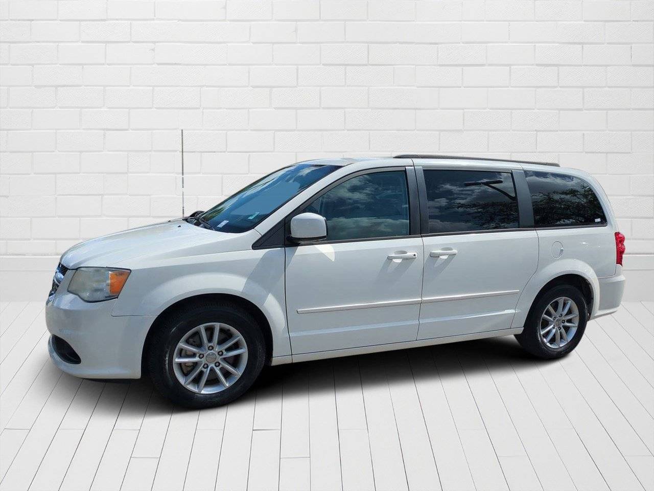 2013 Dodge Grand Caravan SXT — Minivan — 104,113 mi — Longwood, FL