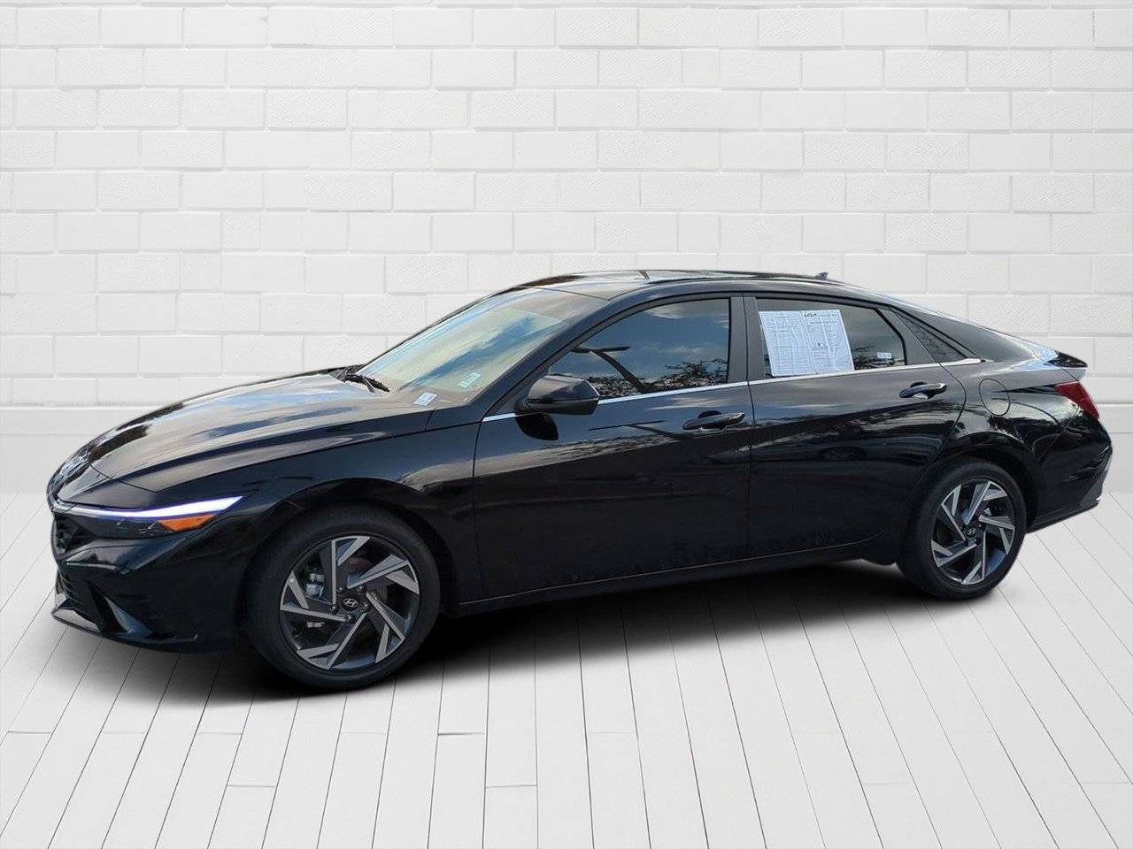 2025 Hyundai Elantra Limited — Sedan — 192 mi — Longwood, FL