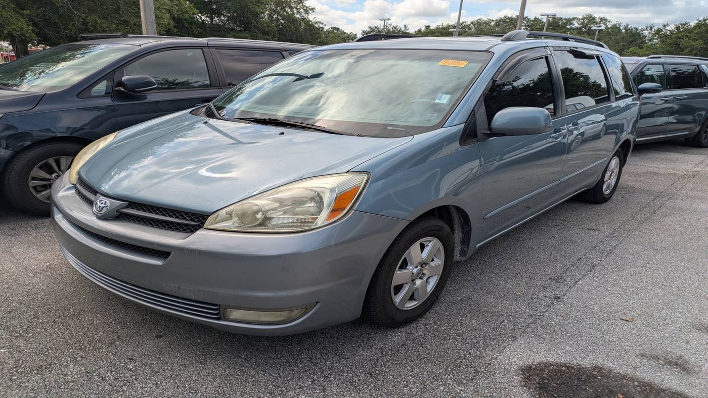 2005 Toyota Sienna XLE — Minivan — 148,554 mi — Longwood, FL