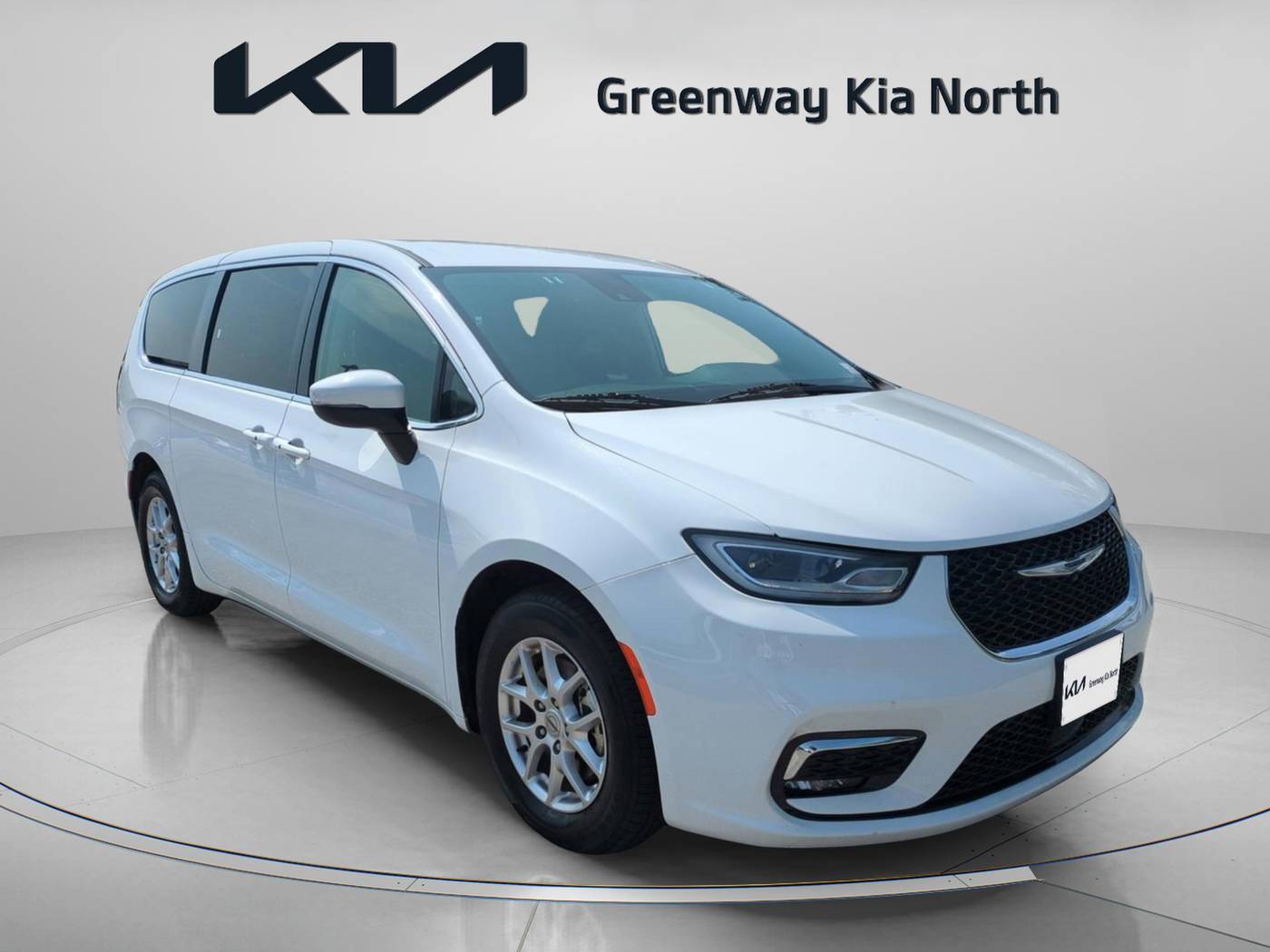 2023 Chrysler Pacifica Touring L — Minivan — 58,433 mi — Longwood, FL