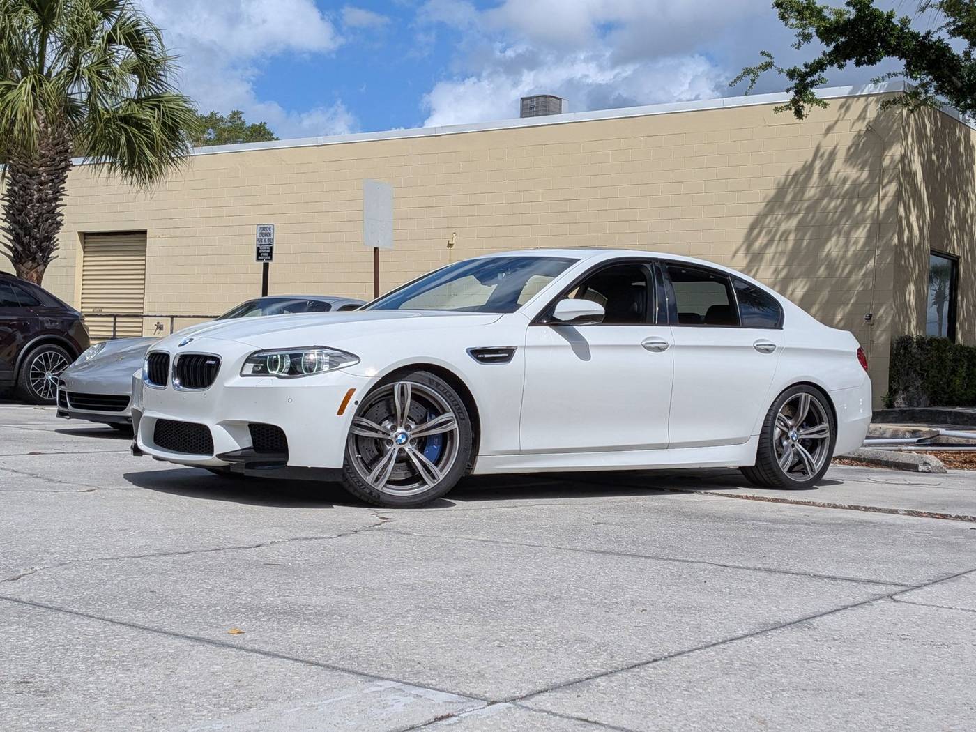 2014 BMW M5 Standard