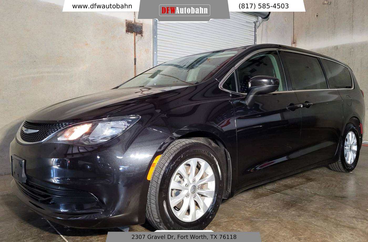 2017 Chrysler Pacifica Touring — Minivan — 95,290 mi — Fort Worth, TX