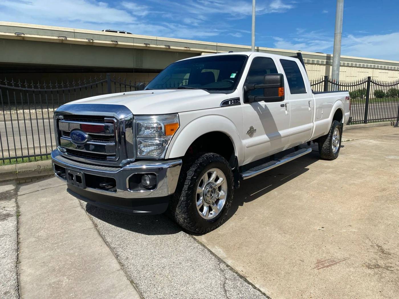 2015 Ford Super Duty F-350 Lariat — Pickup Truck — 109,115 mi — Houston, TX