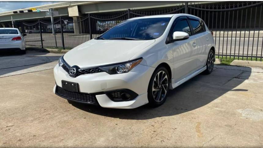 2016 Scion iM Base
