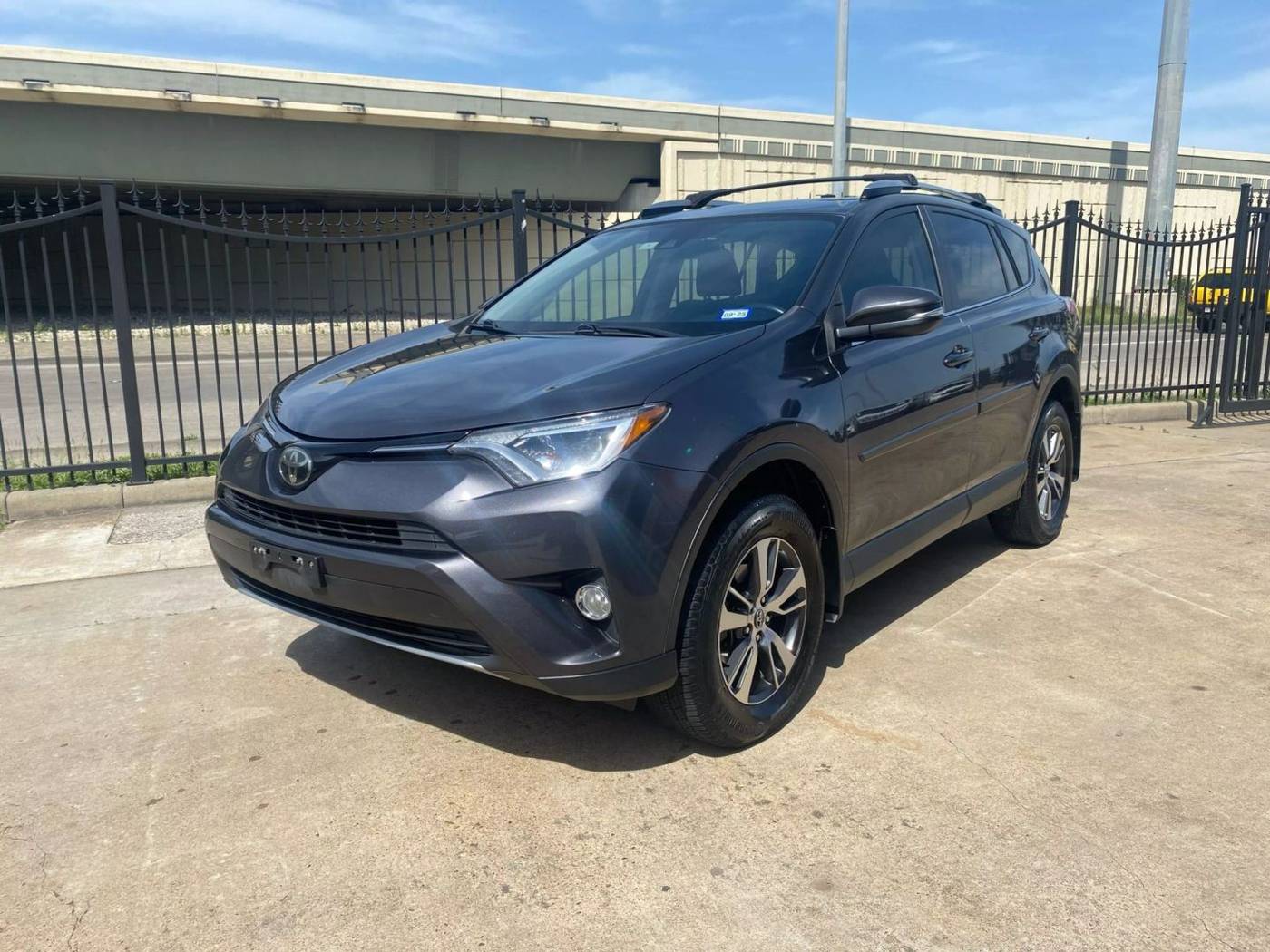 2018 Toyota RAV4 XLE — SUV — 76,223 mi — Houston, TX
