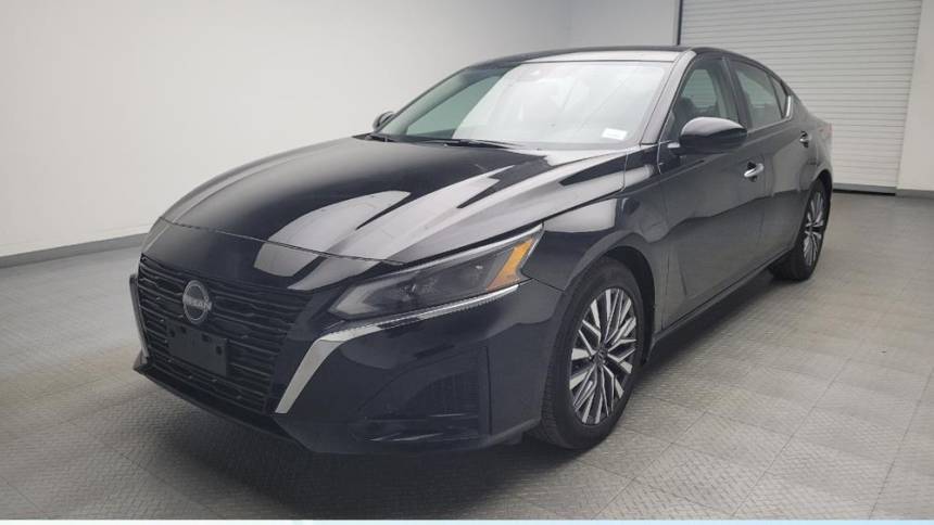 2023 Nissan Altima SV — Sedan — 15,687 mi — Grand Rapids, MI