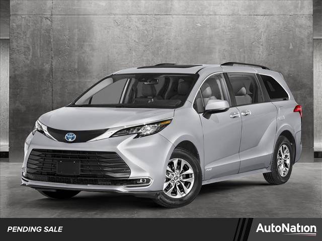 2025 Toyota Sienna XLE — Minivan — 8,403 mi — Clearwater, FL