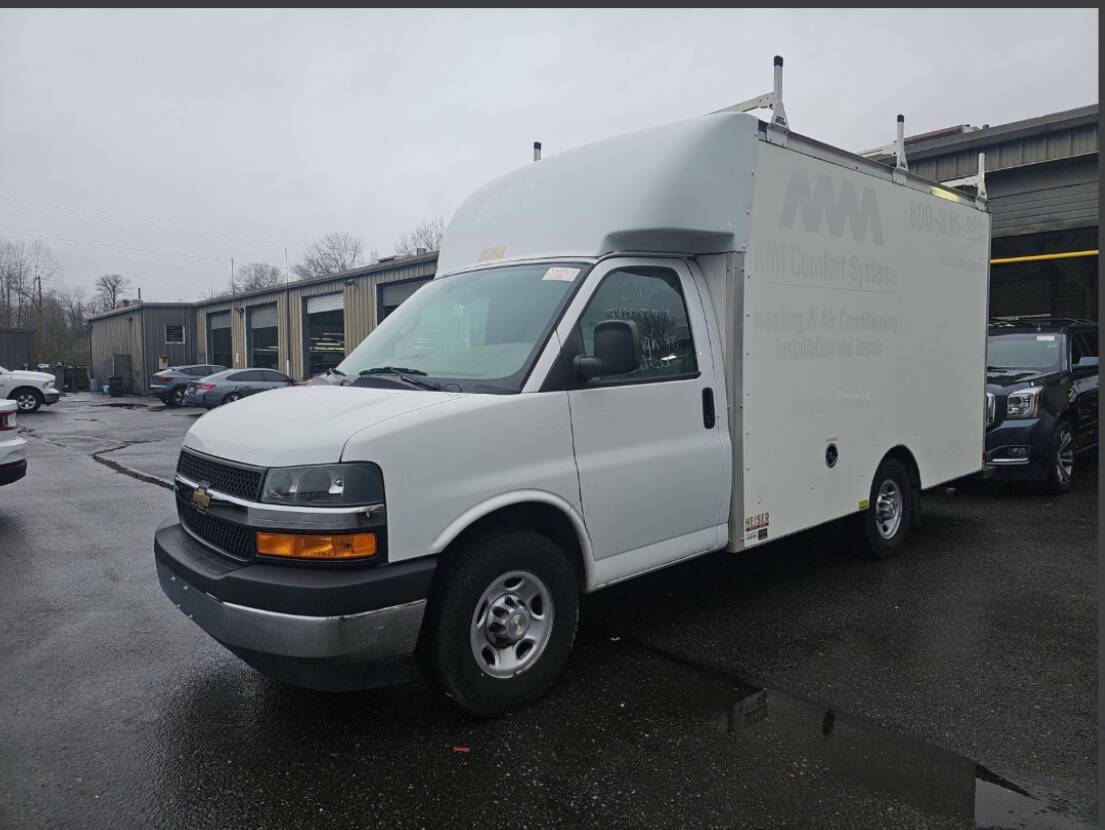 2019 Chevrolet Express Commercial Cutaway 3500 — Chassis Cab Truck — 101,590 mi — Everett, WA