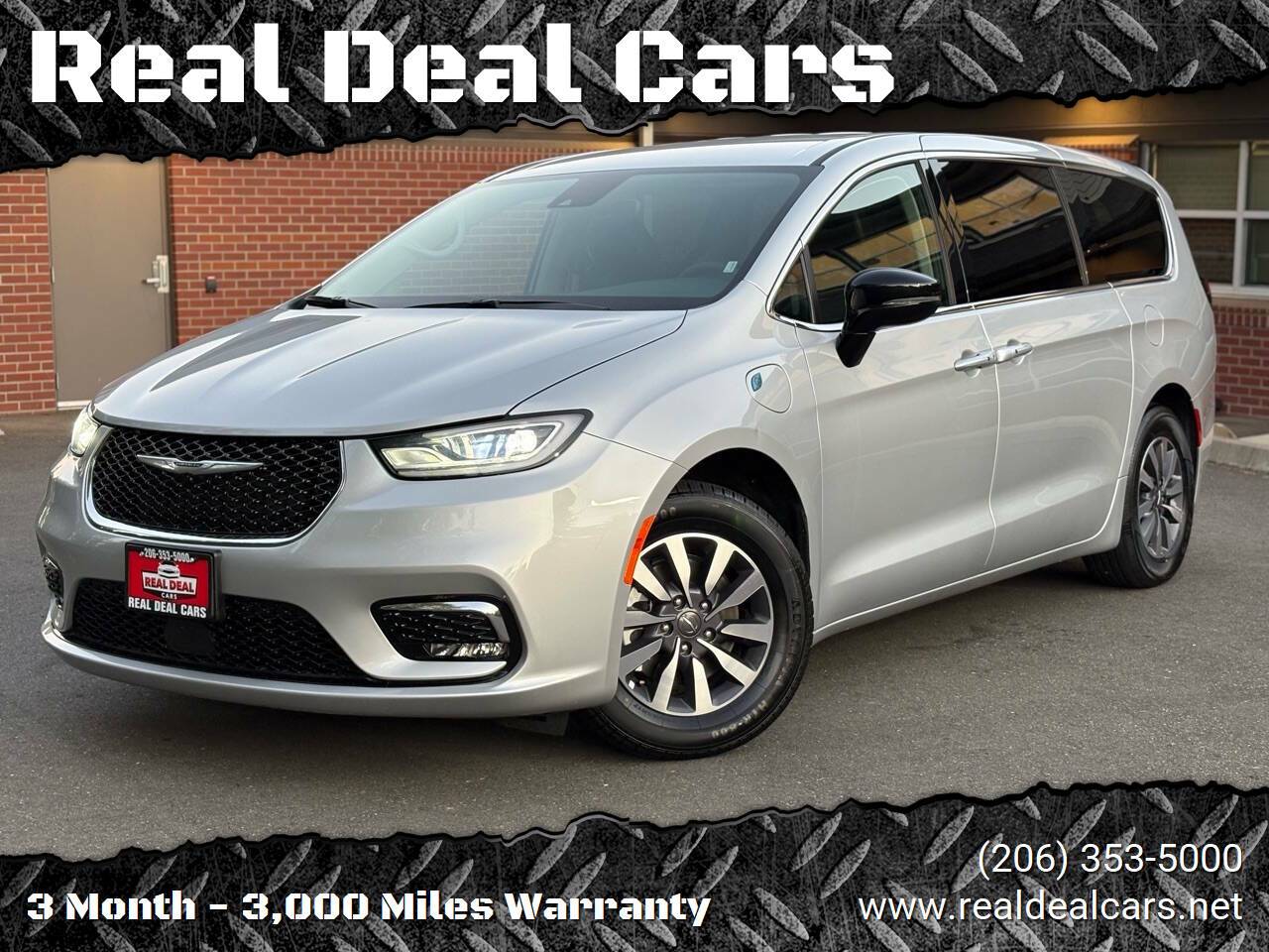 2024 Chrysler Pacifica Hybrid Select — Minivan — 40,458 mi — Everett, WA