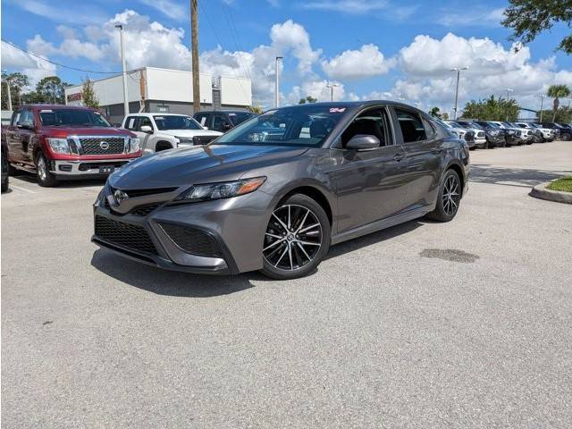 2024 Toyota Camry SE — Sedan — 4,206 mi — Winter Park, FL