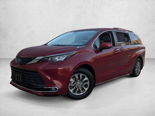 2022 Toyota Sienna XLE — Minivan — 53,196 mi — Winter Park, FL