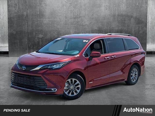 2021 Toyota Sienna XLE — Minivan — 54,675 mi — Orlando, FL
