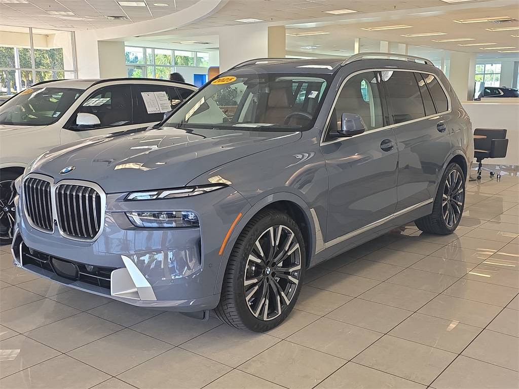 2025 BMW X7 40i — SUV — 1,389 mi — St. Petersburg, FL