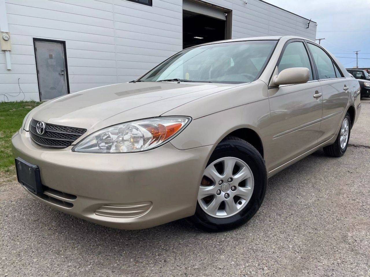 2004 Toyota Camry LE V6 — Sedan — 131,172 mi — Oak Park, MI