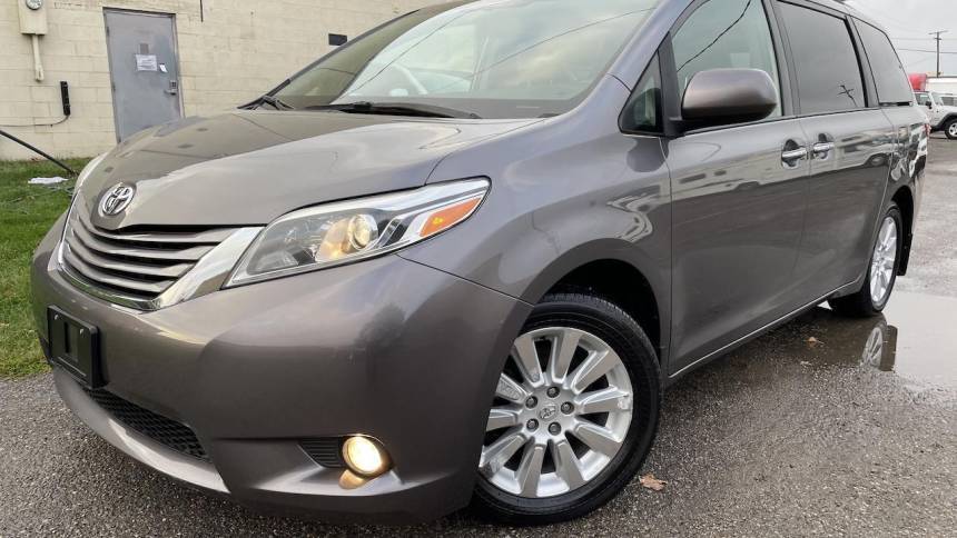 2015 Toyota Sienna XLE — Minivan — 143,556 mi — Oak Park, MI