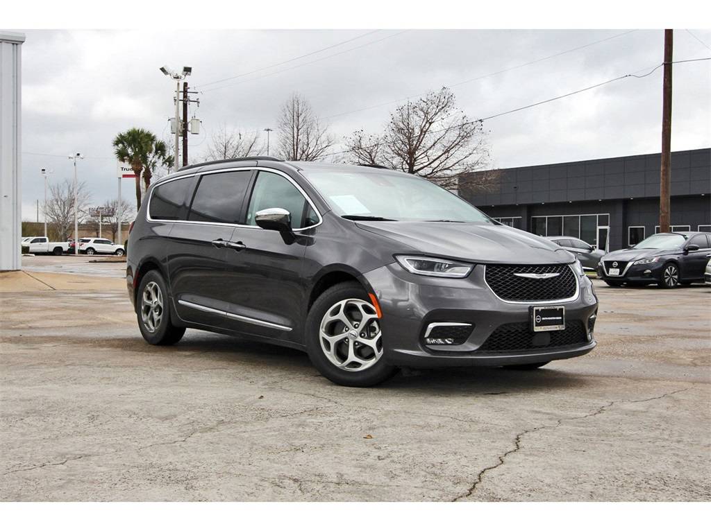 2023 Chrysler Pacifica Limited — Minivan — 58,244 mi — Houston, TX