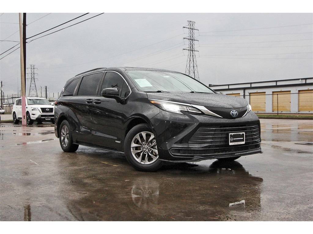 2021 Toyota Sienna LE — Minivan — 98,431 mi — Houston, TX