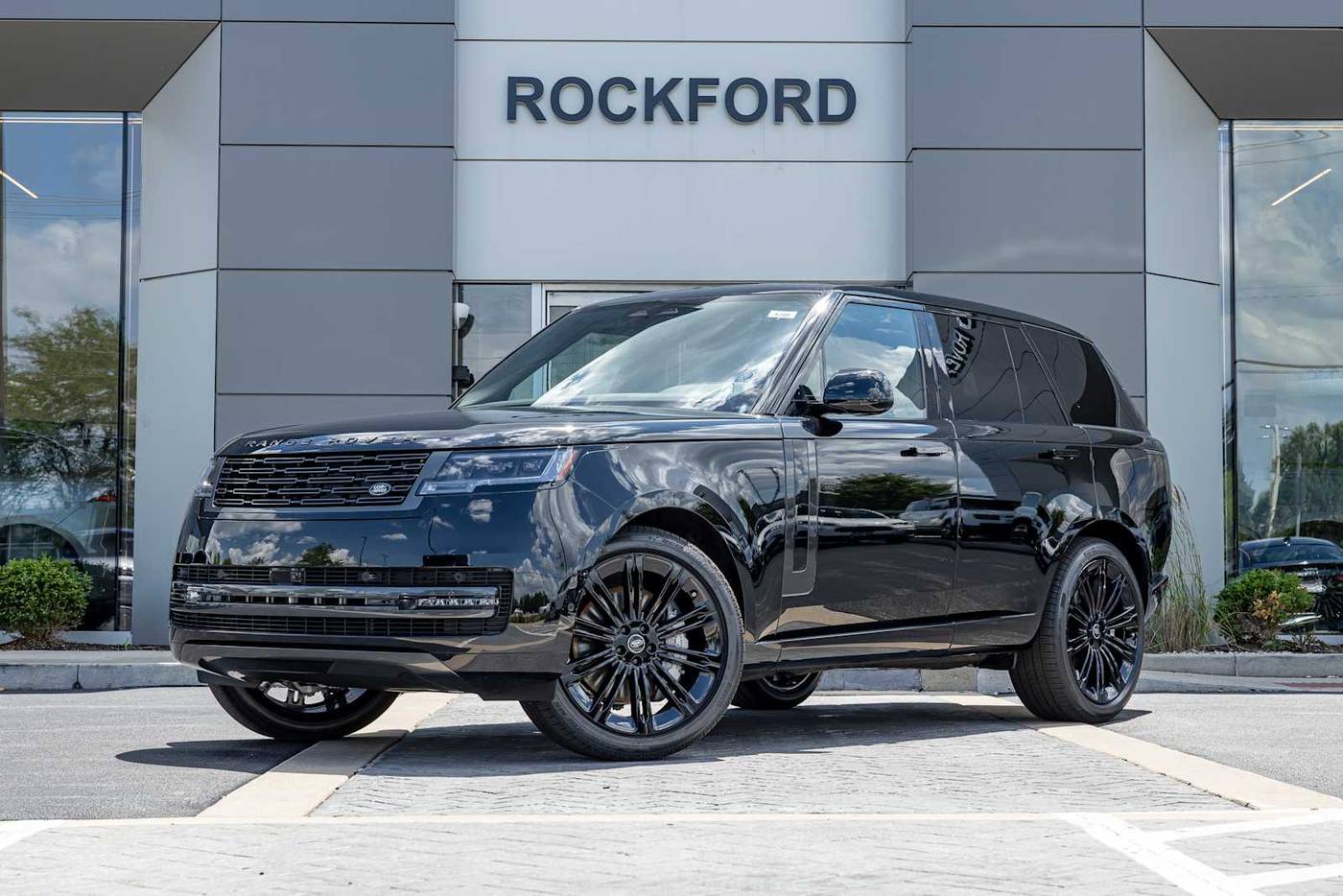 2025 Land Rover Range Rover P530 SE