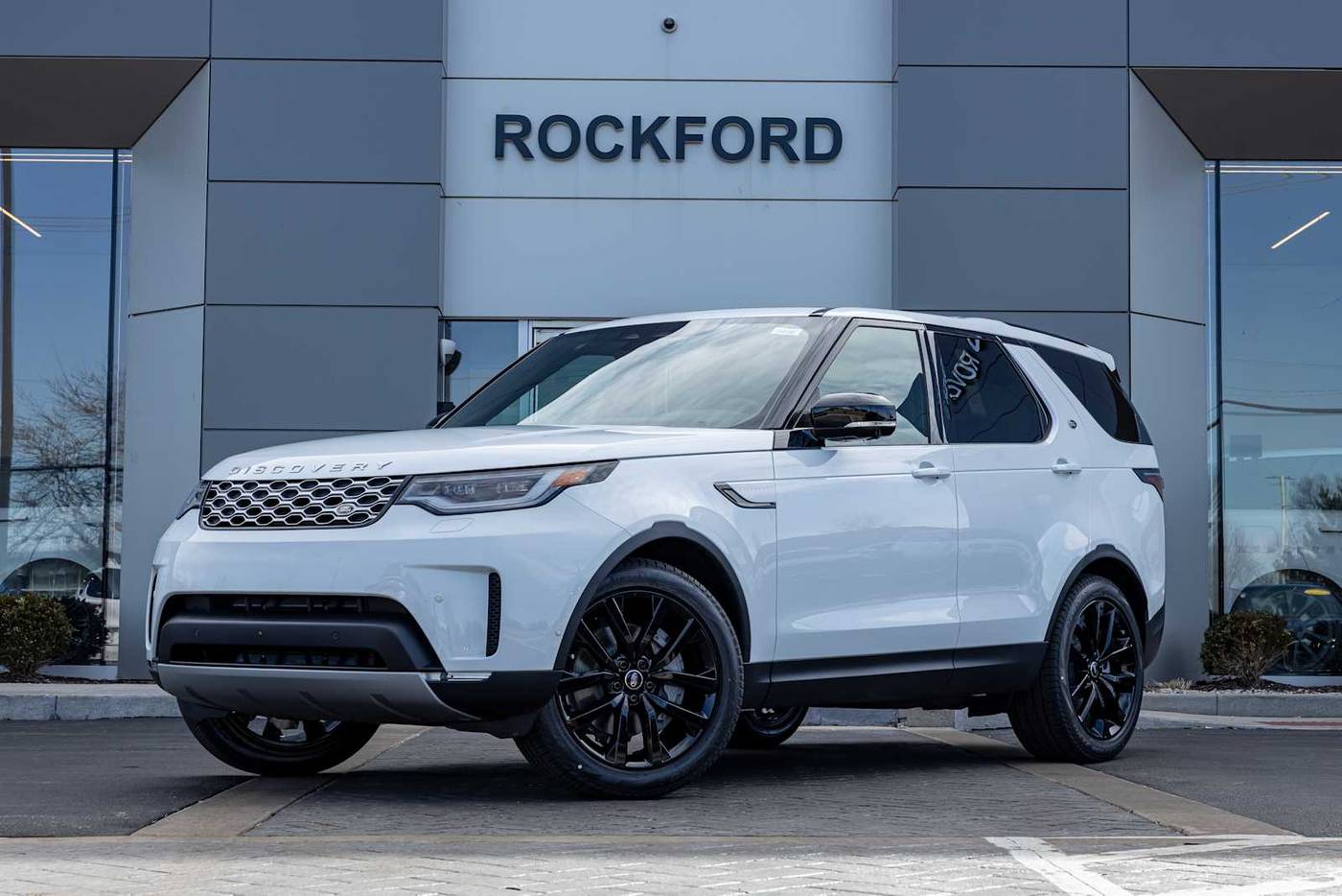 2026 Land Rover Discovery P300 S
