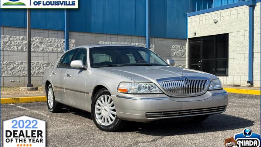 2005 Lincoln Town Car Signature Limited — Sedan — 69,807 mi — Louisville, KY