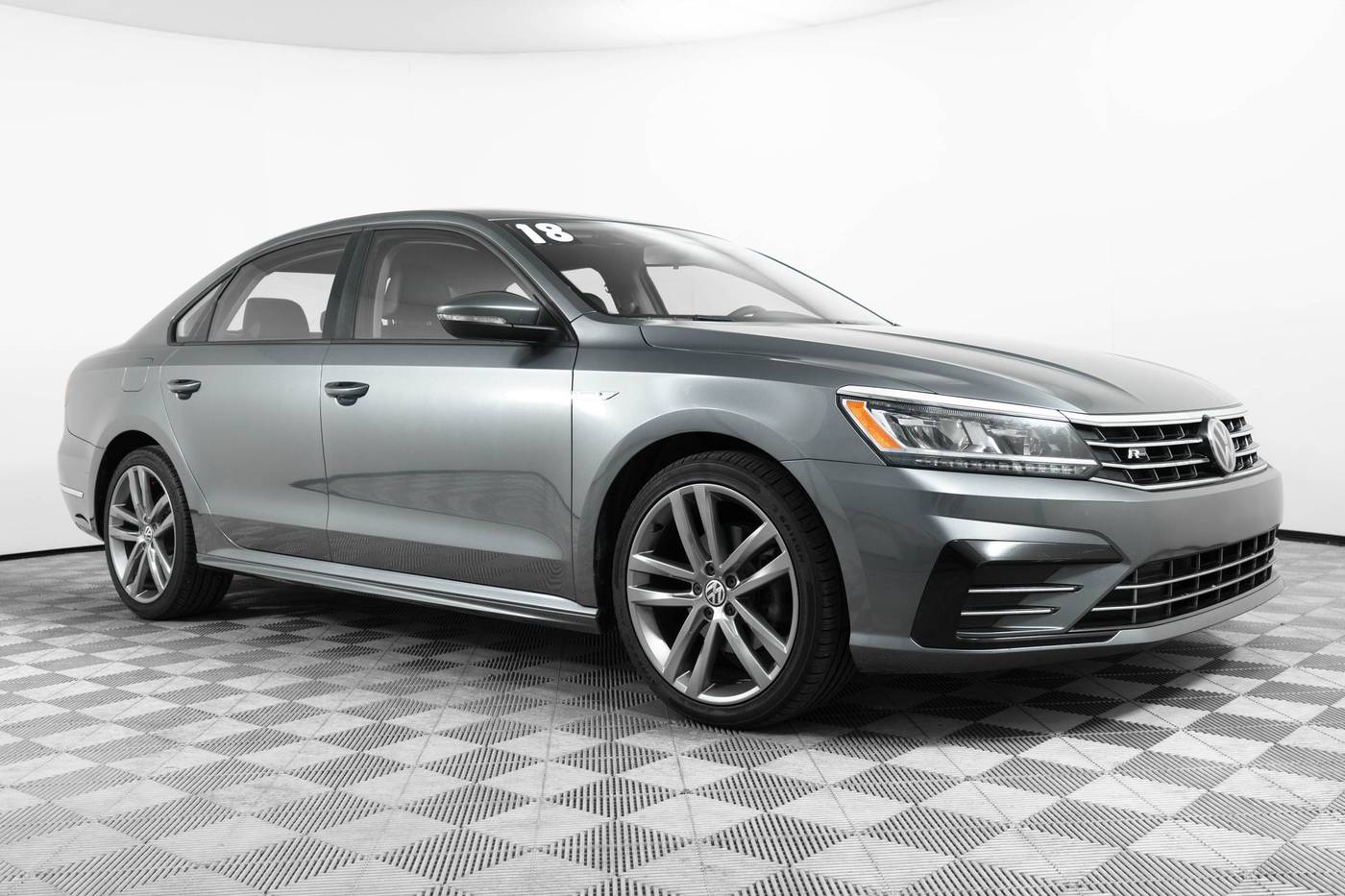 2018 Volkswagen Passat R-Line — Sedan — 87,083 mi — Stuart, FL