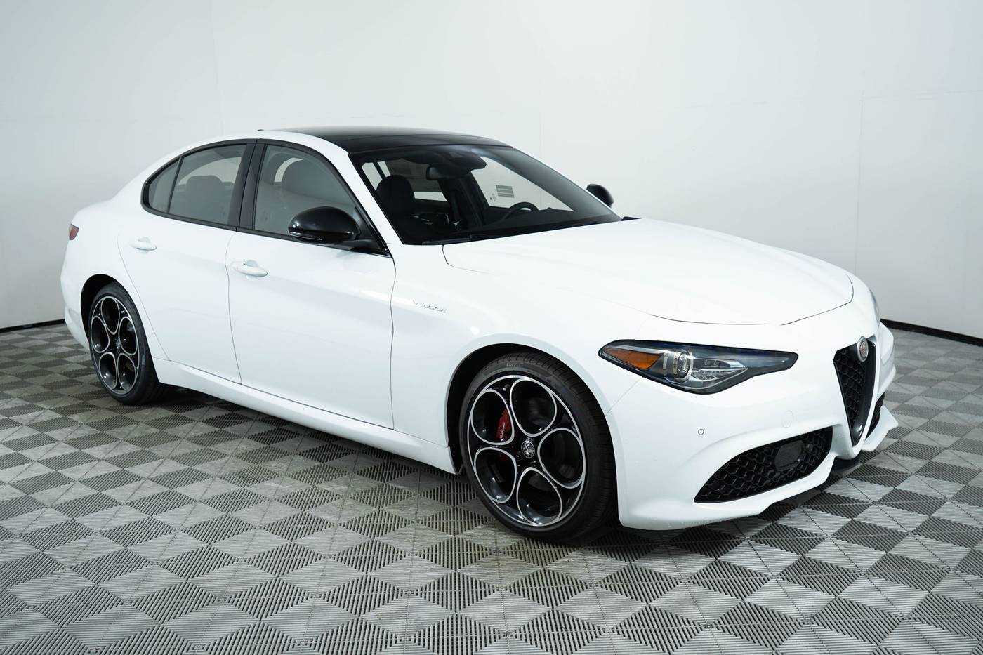 2023 Alfa Romeo Giulia Veloce — Sedan — 181 mi — Stuart, FL