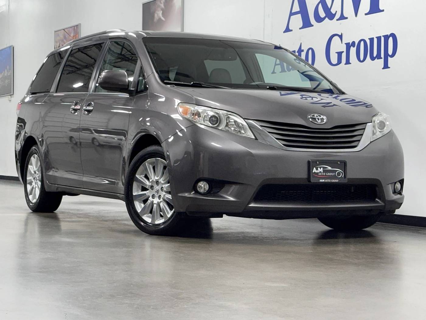 2013 Toyota Sienna XLE — Minivan — 133,762 mi — Portland, OR