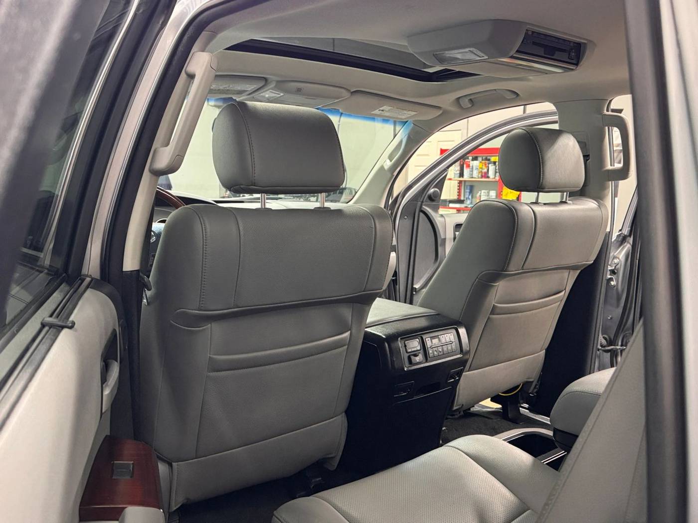 2012 Toyota Sequoia Platinum — SUV — 165,818 mi — Portland, OR