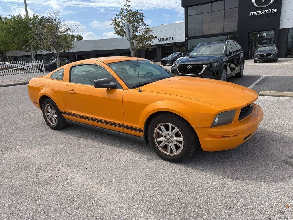 2007 Ford Mustang Deluxe