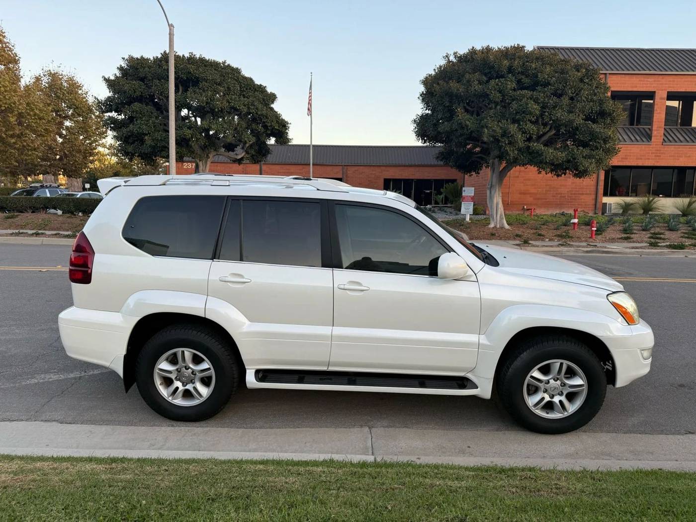 Thumbnail 4