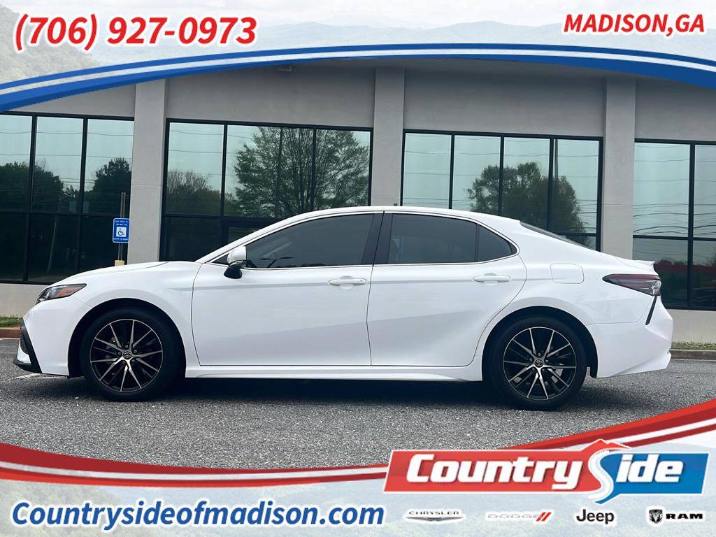 2024 Toyota Camry SE — Sedan — 17,602 mi — Madison, GA