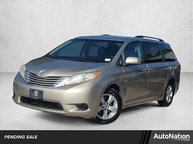 2015 Toyota Sienna LE — Minivan — 121,822 mi — Pinellas Park, FL
