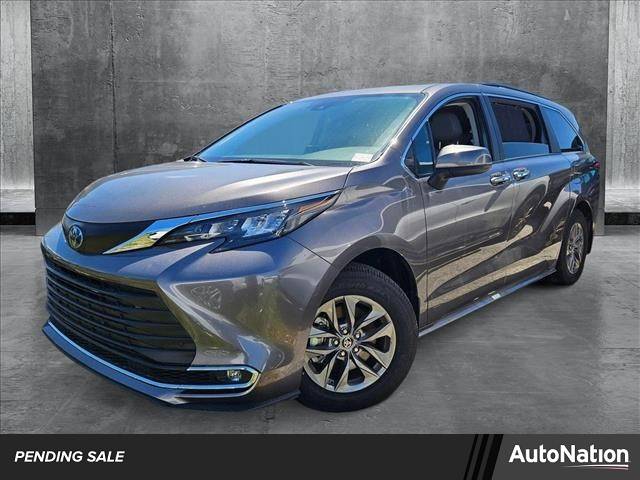 2024 Toyota Sienna XLE — Minivan — 3,509 mi — Pinellas Park, FL