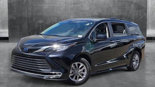 2023 Toyota Sienna XLE