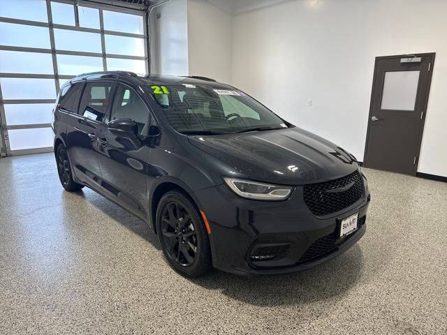 2021 Chrysler Pacifica Touring — Minivan — 76,120 mi — Rochelle, IL