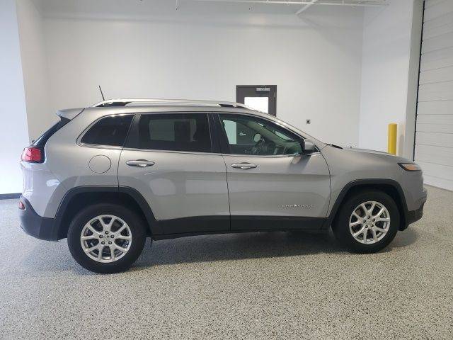 2016 Jeep Cherokee Latitude — SUV — 107,721 mi — Rochelle, IL